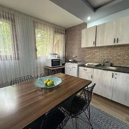 Vakantiehuis Garden Flat Near Sarimsakli Ayvalı
