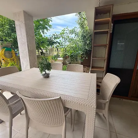 Vakantiehuis Garden Flat Near Sarimsakli Ayvalı
